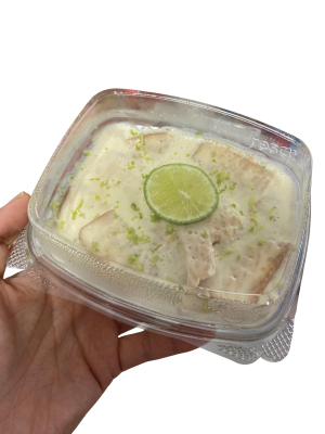 postre personal de limón con galleta